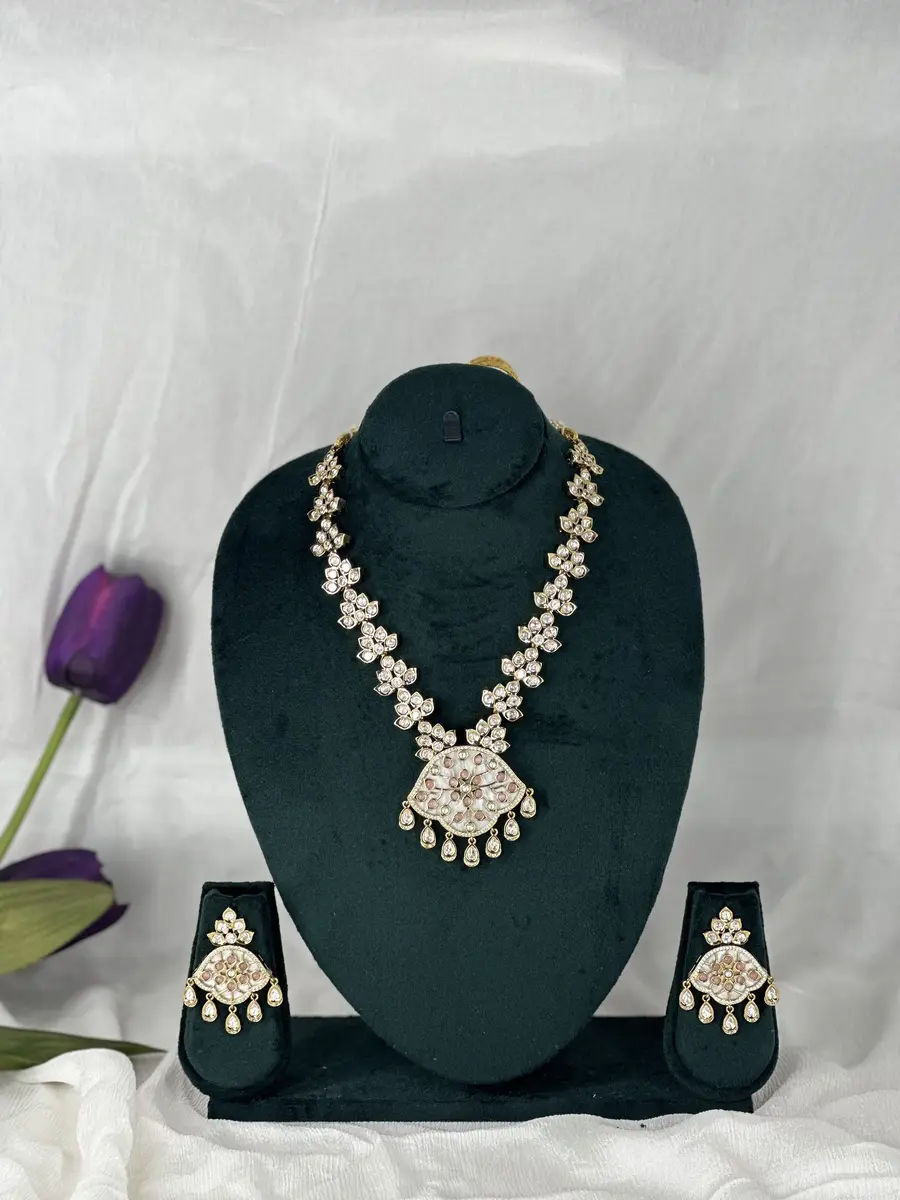 aanchal-moissanite-necklace