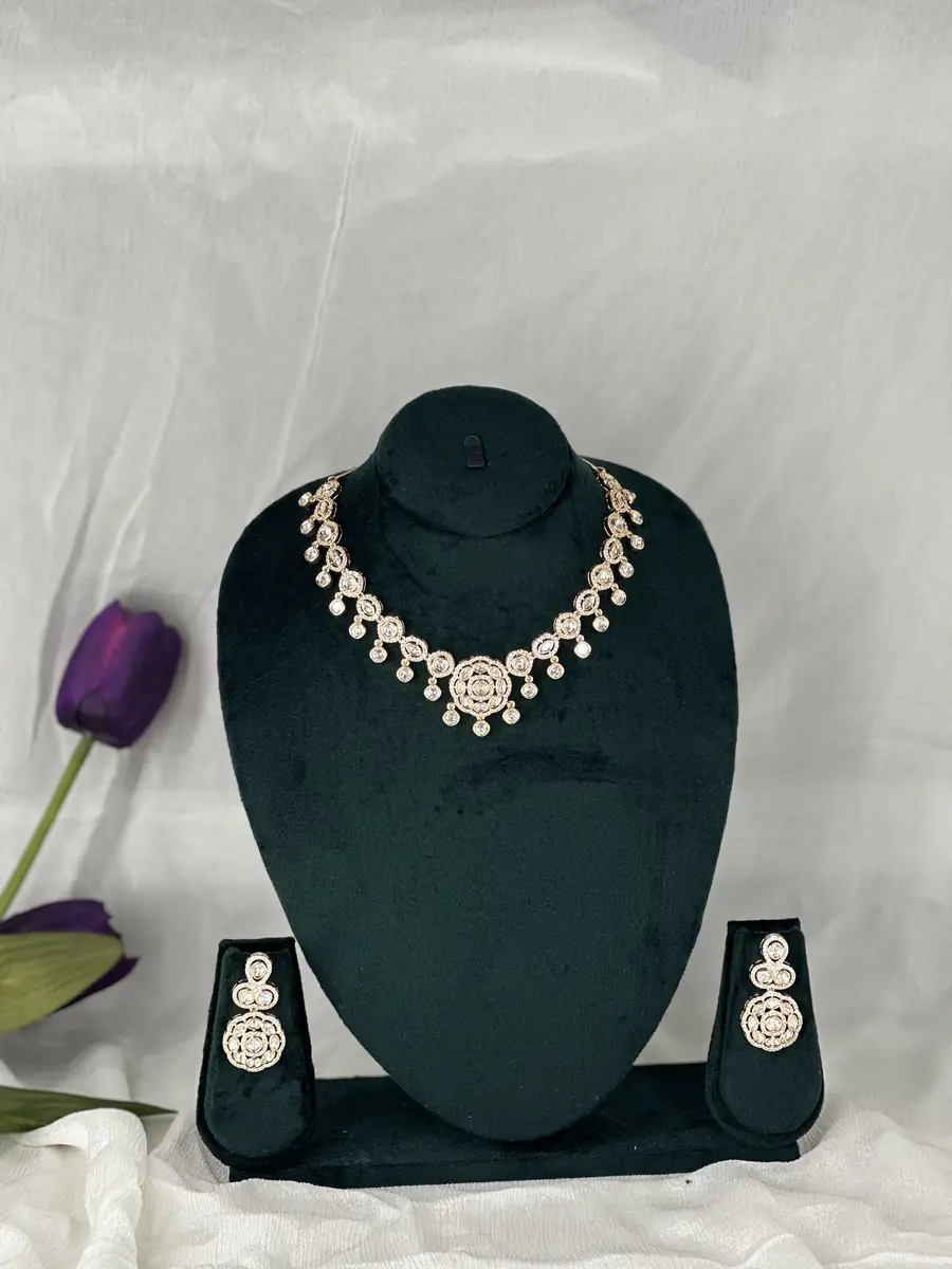 aayushi-moissanite-necklace